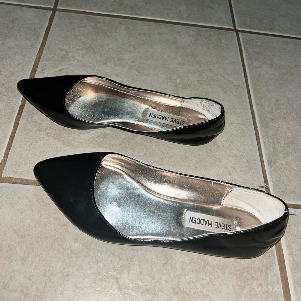 Steve Madden black flats